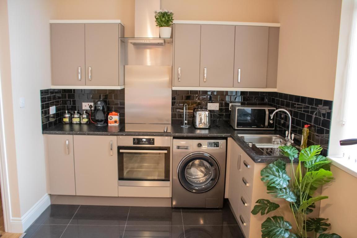 Stylish Comfort In The Heart Of * Sheffield